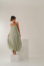 if the wind was a silky DRESS